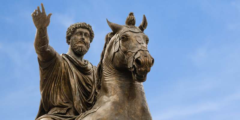 تمثال للإمبراطور الروماني، ماركوس أوريليوس، ممتطيًا حصانًا